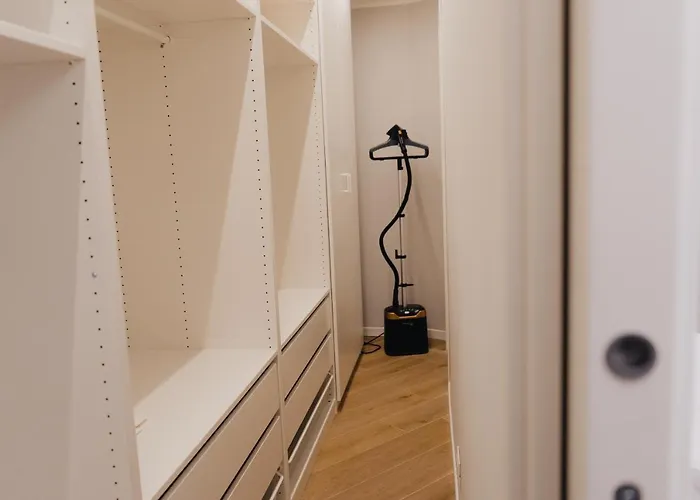 Exclusive In Piazza Italia In